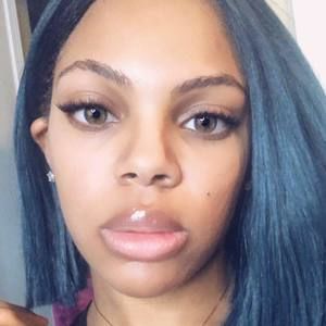 Meet your Posher, Alisha